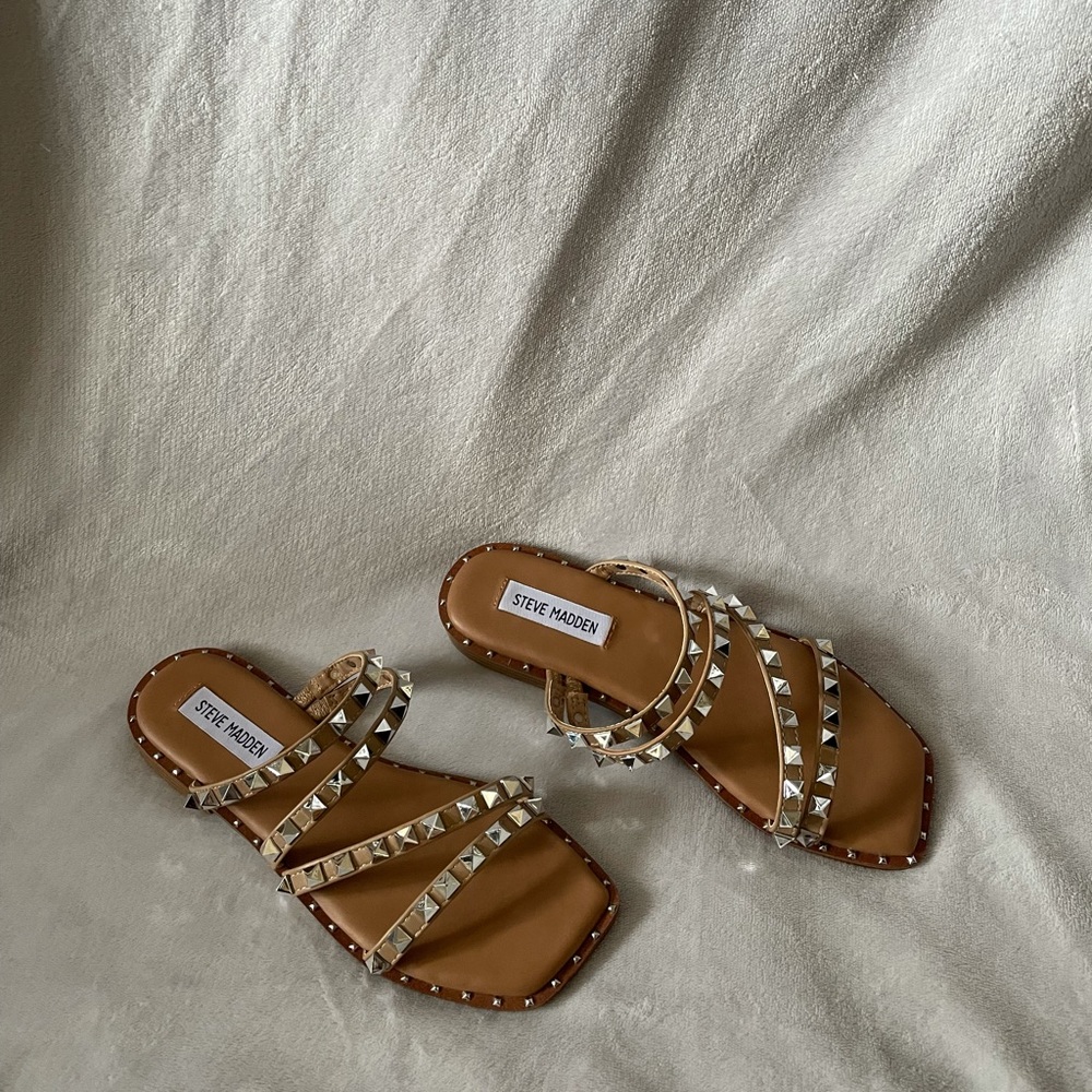 NEVER WORN Steve Madden Skyler Tan Sandals!